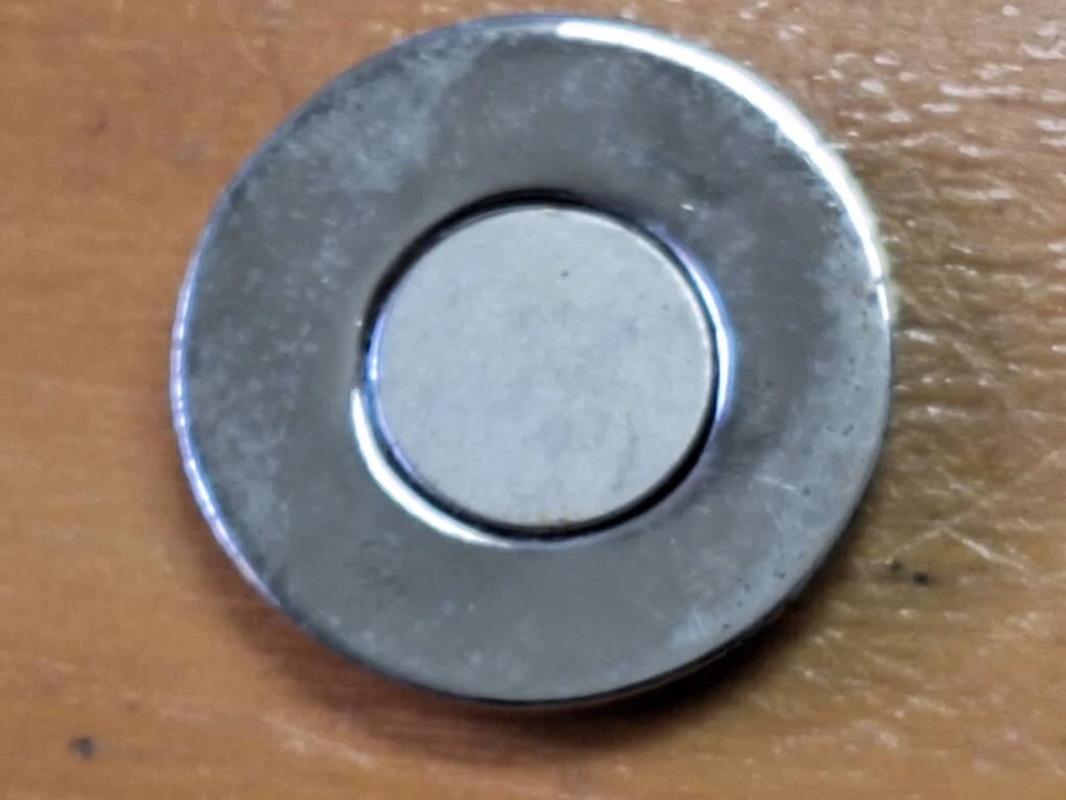 Preowned Magnetic Golf Ball Marker - TNS 3D golf ball shape design, metal made - Image 3 of 4