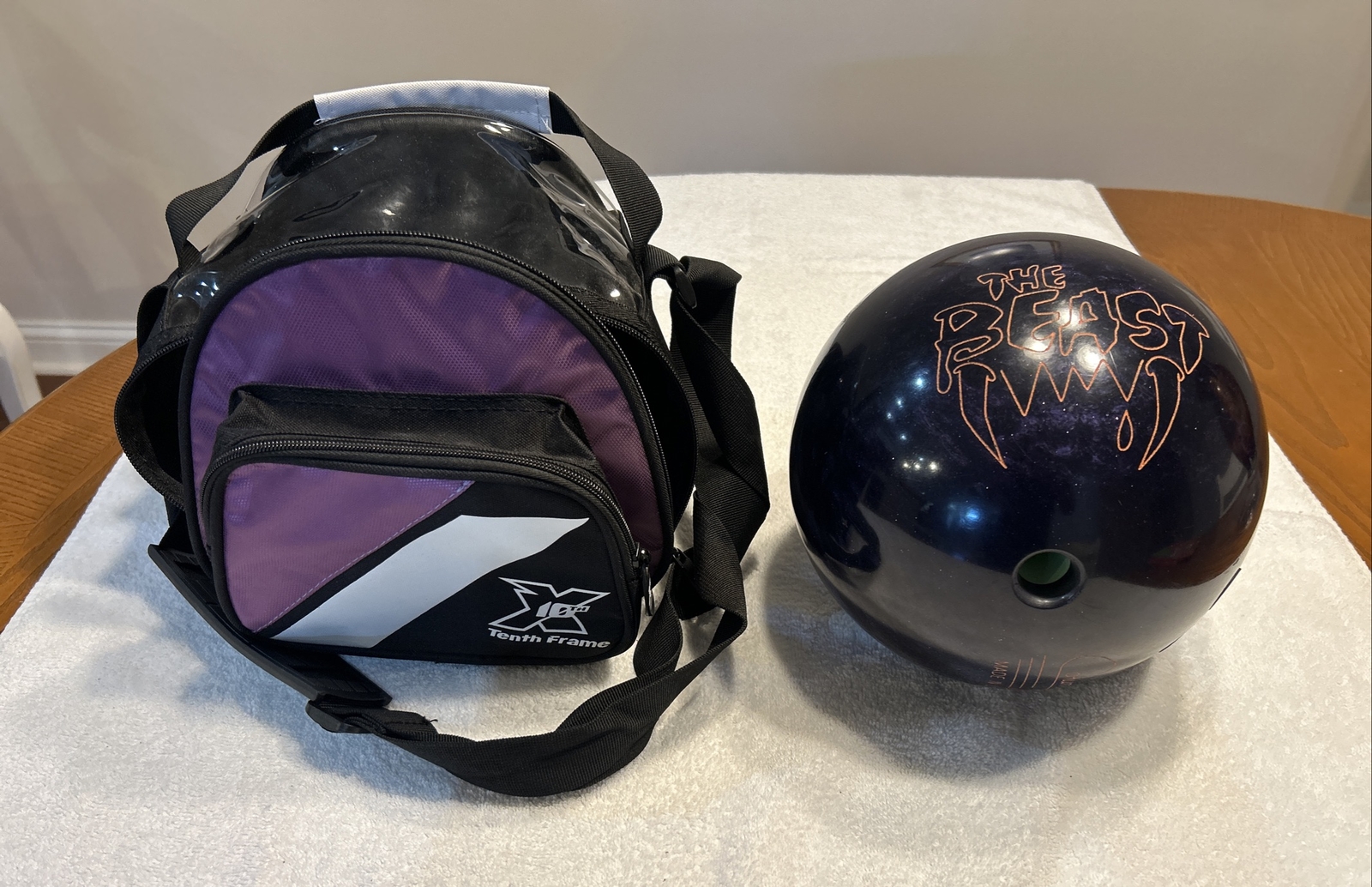 Columbia 300 The Beast 10lb Bowling Ball with the BAG