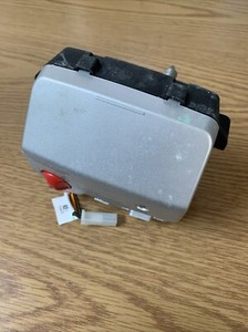 Honeywell Water Heater Gas Valve WV8840A1051 Untested See Pics