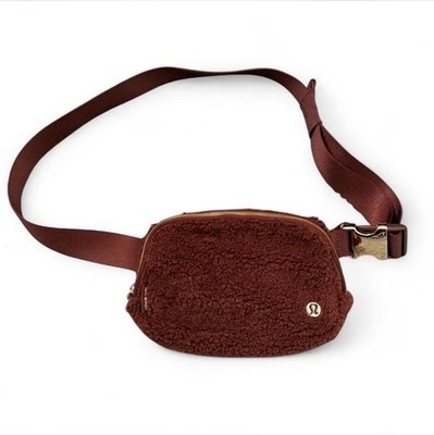 Lululemon Everywhere Belt Bag Fleece Sherpa Brown Gold 1L Crossbody Waist  Pack | eBay