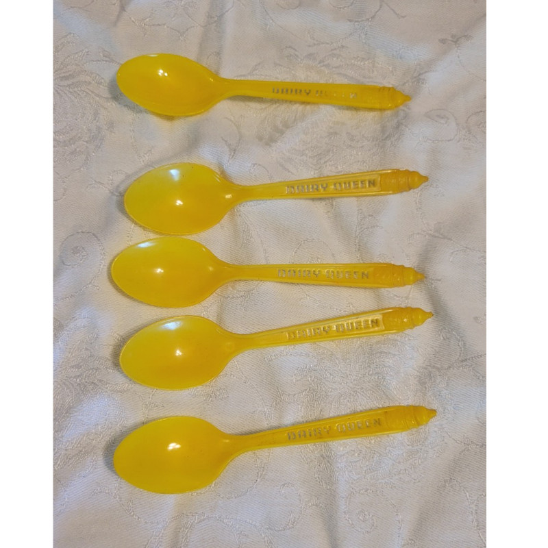 Dairy Queen Lot of 5 Yellow Plastic Spoons Restaurant & Fast Food Advertising