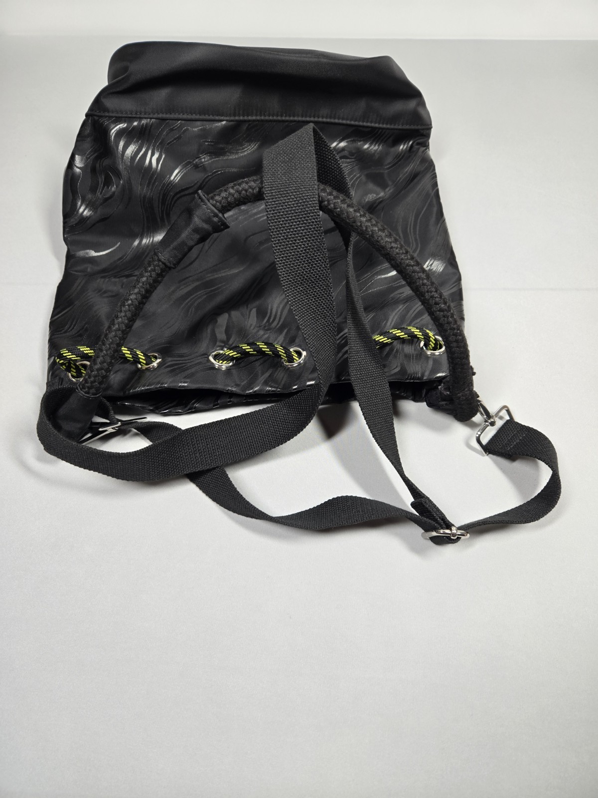 Fabletics Black Marbled Drawstring Bucket Bag Cro… - image 5