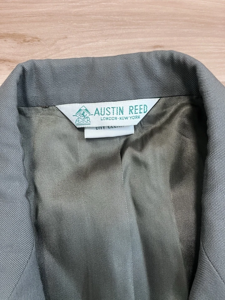 Austin Reed Blazer Womens Size 12 Vintage Gold Button 100% Wool Olive Green USA - Image 3 of 4