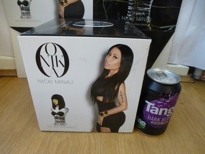 ONIKA NICKI MINAJ EAU DE PARFUM MED LEERE AKTION DISPLAY BOX DÜFTE