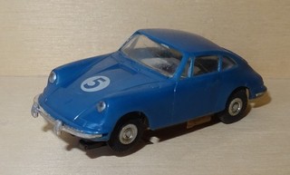 V2694 Faller ams Fahrzeug Porsche mit der Nummer 5 Motor läuft nicht