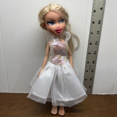 Vintage 2001 MGA Bratz Play Sportz Cloe Groovin Golf Collectible Doll