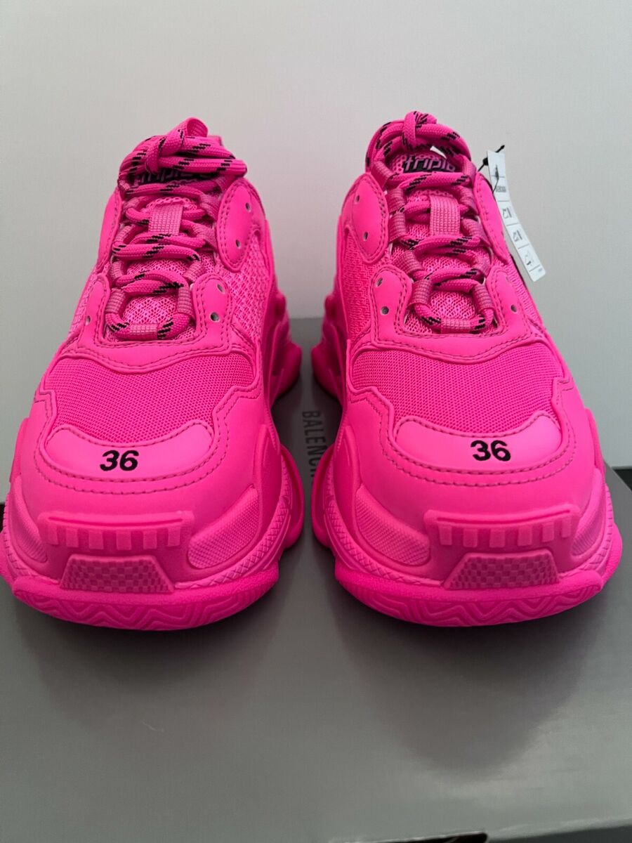Balenciaga Triple S Women's Sneakers Size 36 EU / 6 US Fluo Balenciaga Triple S Women's Sneakers Size 36 EU / 6 US Fluo