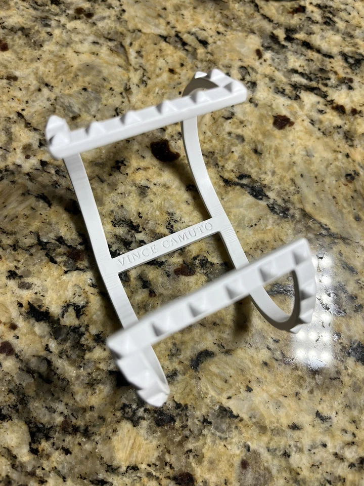 Vince Camuto White Cuff Bracelet Foto 3 de 3