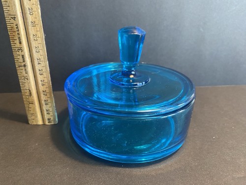 New Martinsville Ritz Blue Queen Anne Power Jar With Lid C 1926 Signed  - Foto 3 di 4
