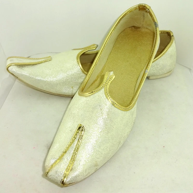 Men's Jutti Royal White Velvet Mojari Handmade Party Shoe India Style Punjabi