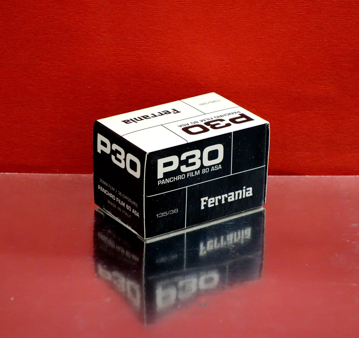Lot De Matériel Photo Vintage – Kodak, Ferrania, Filtres, Papier Ilford, Analogique