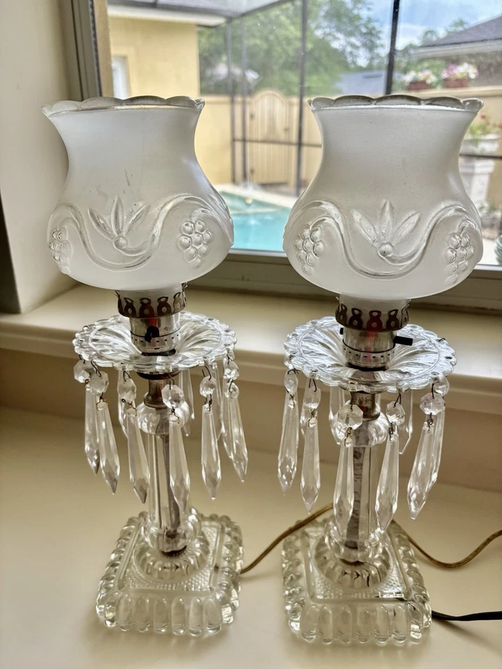 Juego de 2 lámparas de prisma de vidrio y cristal vintage de los años 50 con pantallas esmeriladas Foto 2 de 4