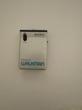 Vintage Sony walkman FM/AM radio Gary, clips on to belt, takes AA batters