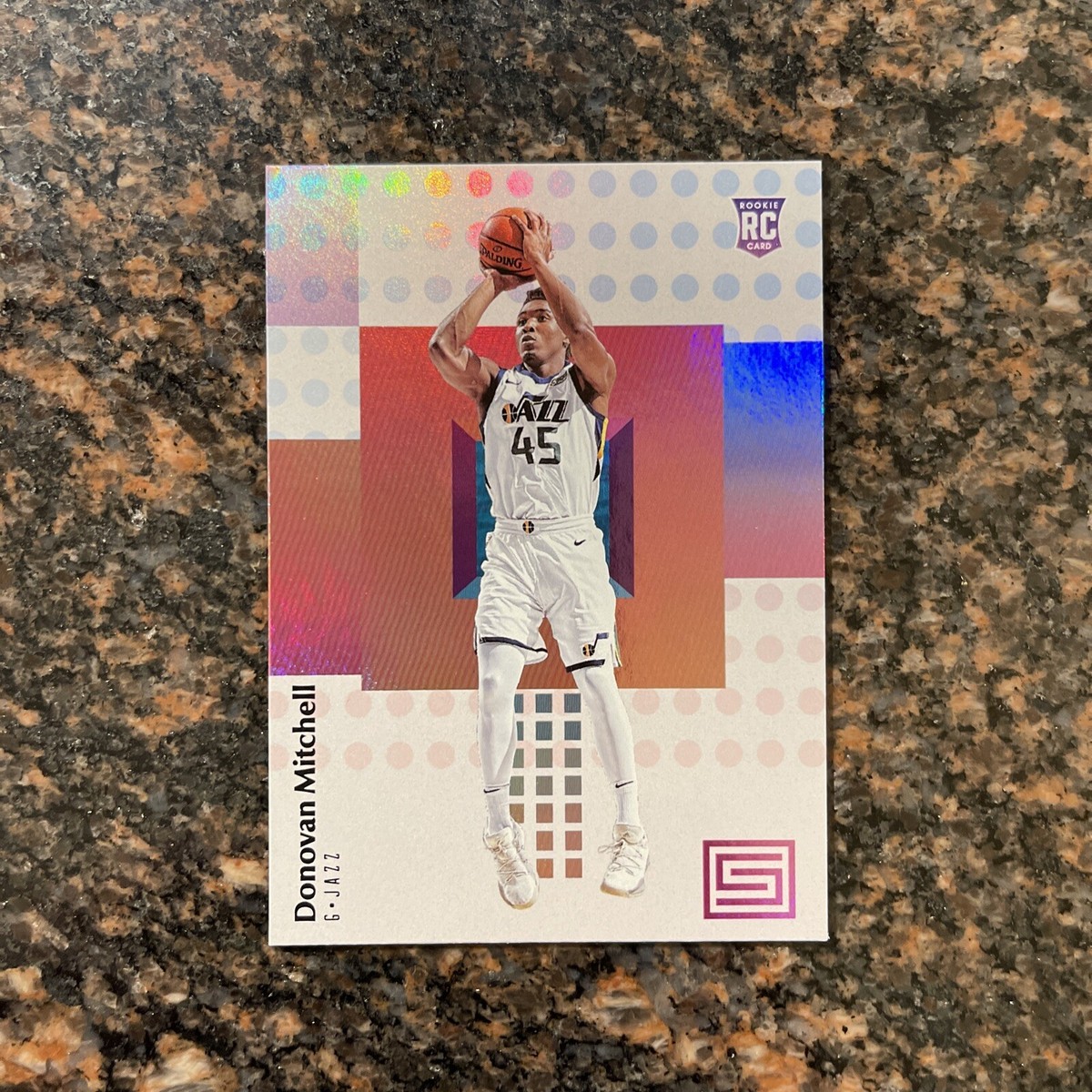 DONOVAN MITCHELL 2017-18 PANINI STATUS #122 ROOKIE CLEVELAND CAVS