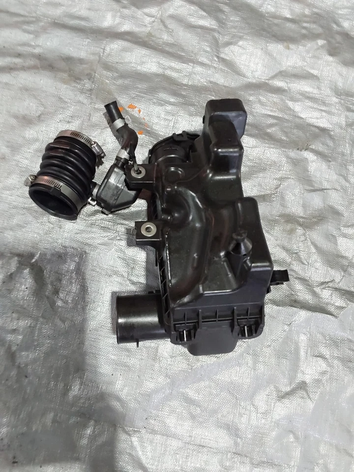 Nissan Versa 2014 filtro de aire conducto de admisión manguera tubo fabricante de equipos originales Foto 4 de 4