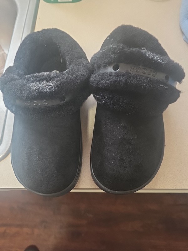 crocs unfurgettable Mens Sz 4 Womens 6