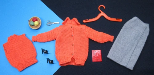 ** Vintage BARBIE - SWEATER GIRL #976 - Complete Outfit - No Holes - Excellent