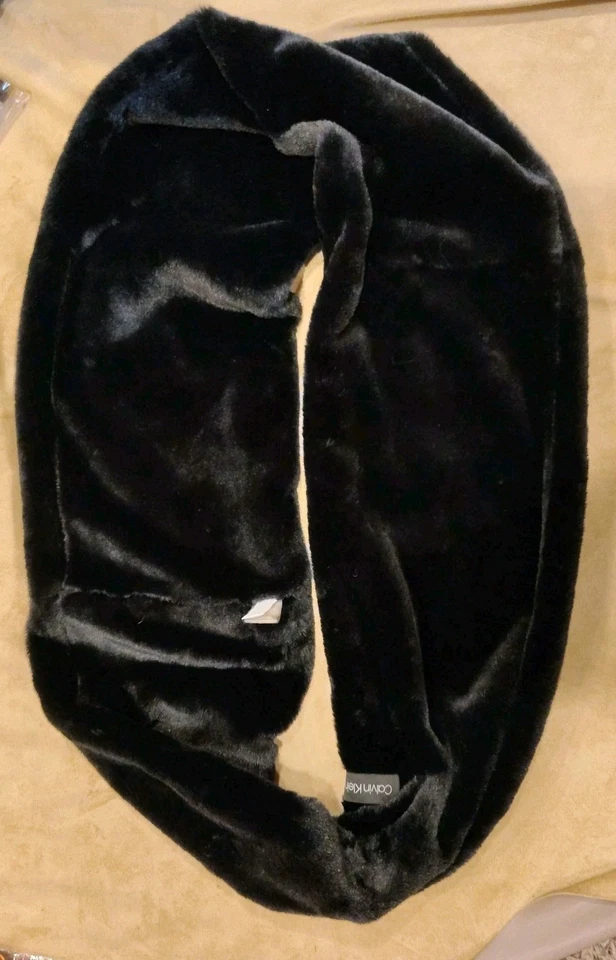 Calvin Klein Mantón Negro Imitación Piel Infinita Bufanda Formal Hombros SUAVE B65 Foto 2 de 4