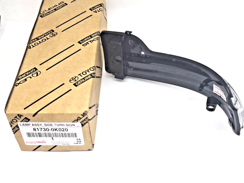 TOYOTA HILUX MK8 FRONT RIGHT DOOR MIRROR INDICATOR TURN SIGNAL ASSY 2016 -2024 - Image 3 of 4