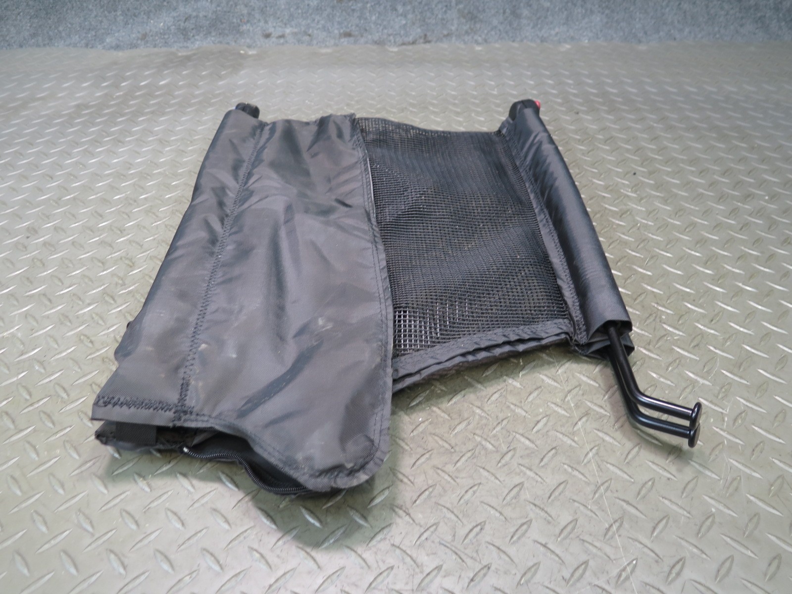 2017-2020 MASERATI LEVANTE M161 CARGO LUGGAGE COMPARTMENT ROLLER NET COVER