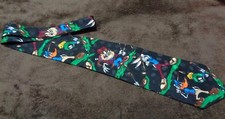 LOONEY TUNES MANIA CHARACTERS PLAYING GOLF TIE 100 SILK MULTI-COLORED 60" X 4"