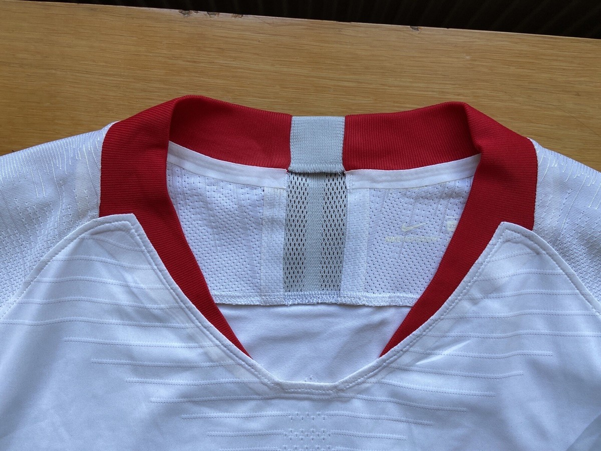 POLAND 2018 2019 HOME FOOTBALL SHIRT SOCCER JERSEY NIKE POLAND 2018 2019 HOME FOOTBALL SHIRT SOCCER JERSEY NIKE