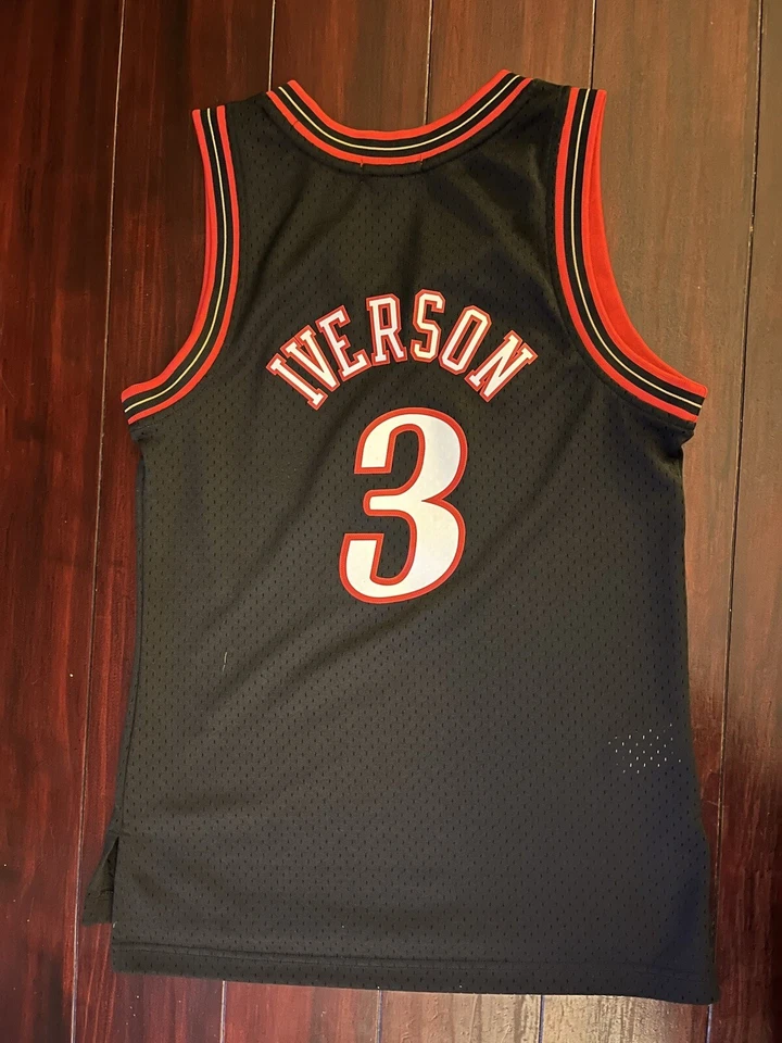 Mitchell And Ness Allen Iverson Jersey Size Small - Image 2 of 3