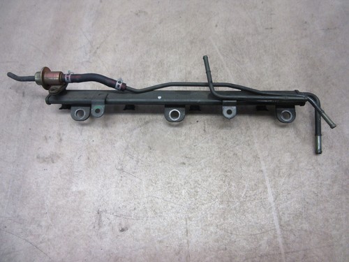 SUZUKI GRAND VITARA II JT 2.0 103 kW Einspritzleiste 5Y23U (140)