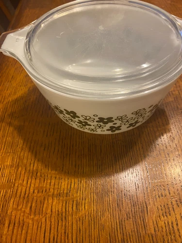 Vintage PYREX 1.5 White Spring Blossom Crazy Daisy Casserole w/Lid