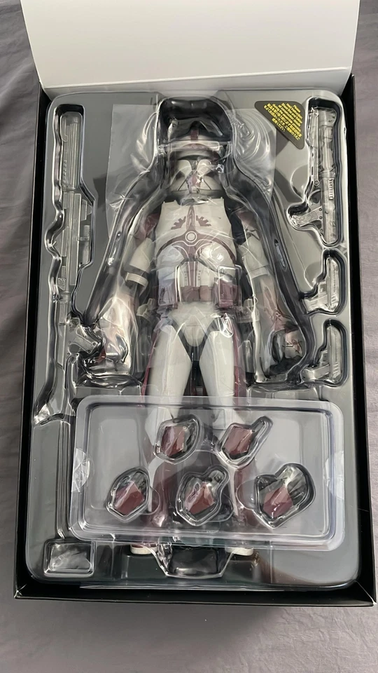 Figura Hot Toys Star Wars Clone Commander Fox escala 1:6 The Clone Wars TMS103 Foto 3 de 4