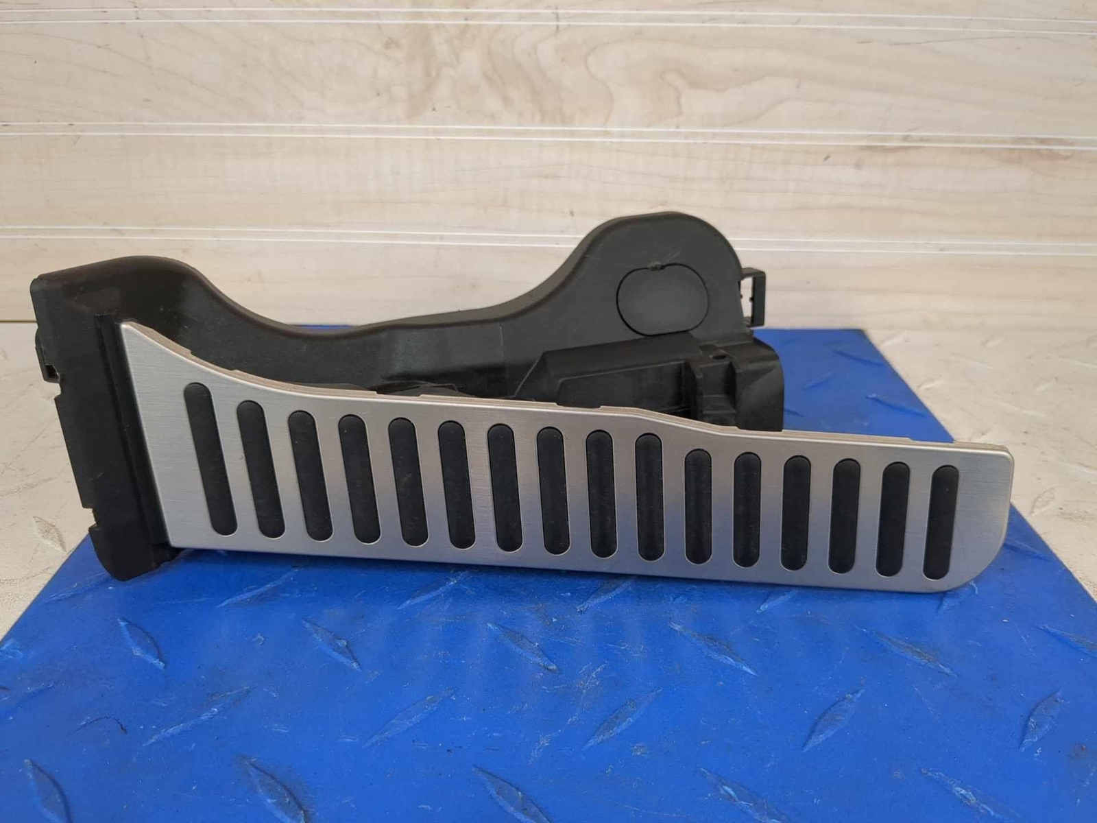 2008-2021 Audi R8 - OEM Gas Accelerator Pedal Assembly w/ Sensor 1k1723503AK 6k