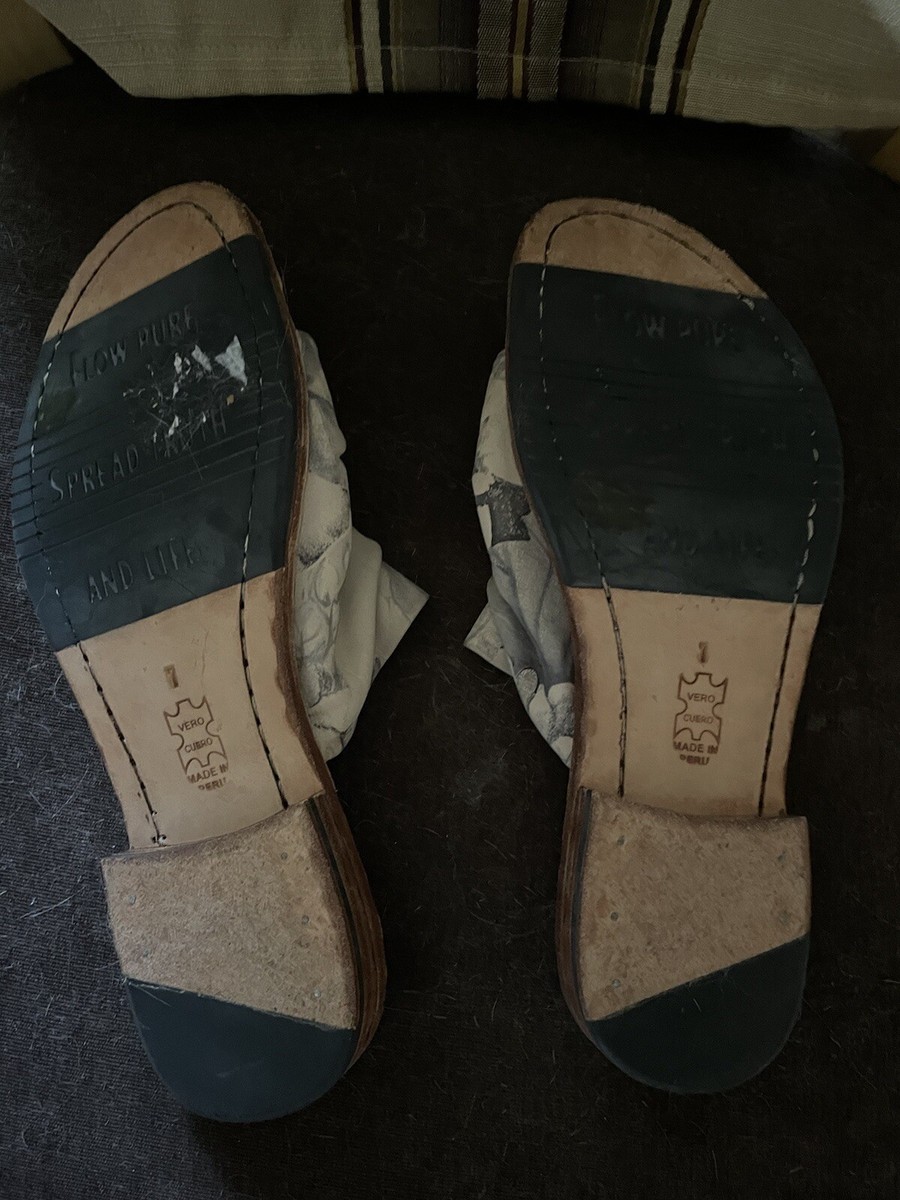 John Fluevog Amazon Slip-On Leather Thong Sandal Beach Cove Slide Floral sz 7 View 4