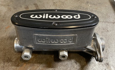 Wilwood Master Cylinder Tandem Chamber Aluminum 1 Bore 260-8555 Wilwood Master Cylinder Tandem Chamber Aluminum 1 Bore 260-8555