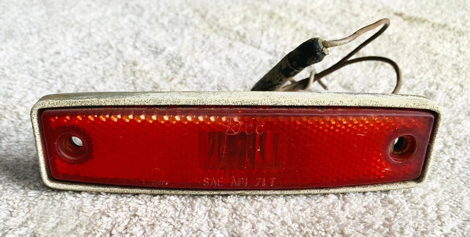 Vintage 1971-1977 Dodge B200 Van OEM LH / RH Used Rear Side Red Marker Lens Unit - Image 3 of 4