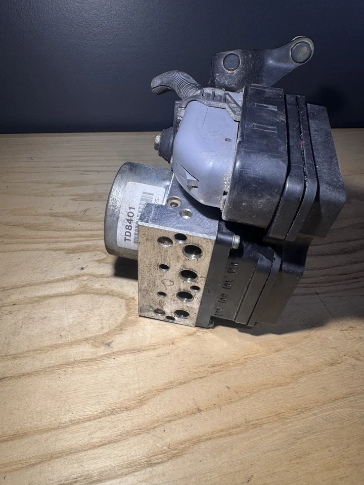 Nissan 350Z 2003-2008 ABS módulo de bomba de freno antibloqueo 47660EV01A OEM Foto 3 de 3