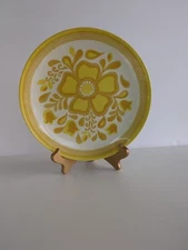 1970s CAVALIER IRONSTONE DAMSEL  10" YELLOW FLOWER TULIP DINNER PLATE