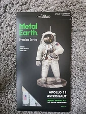 Fascinations Premium Series ICONX APOLLO 11 ASTRONAUT 3D Metal Earth Model Kit