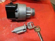 FORD-F100,F150,F250,F350--E100-350 BRONCO 1978-79- Ignition SWITCH & KEY CLINDER