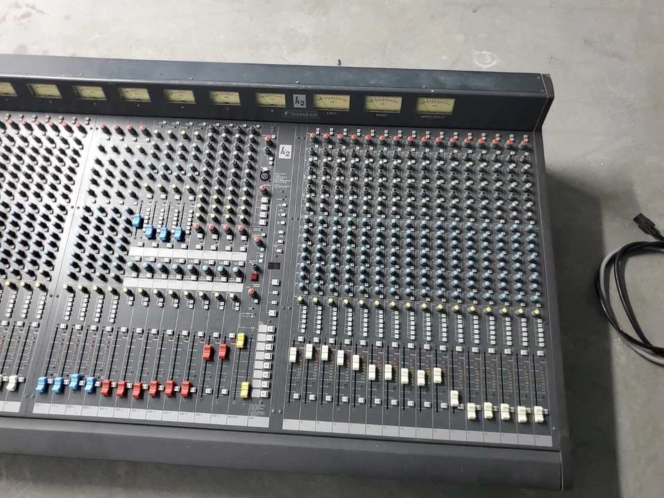 Consola de mezclas analógica SOUNDCRAFT K2-32 Foto 3 de 4