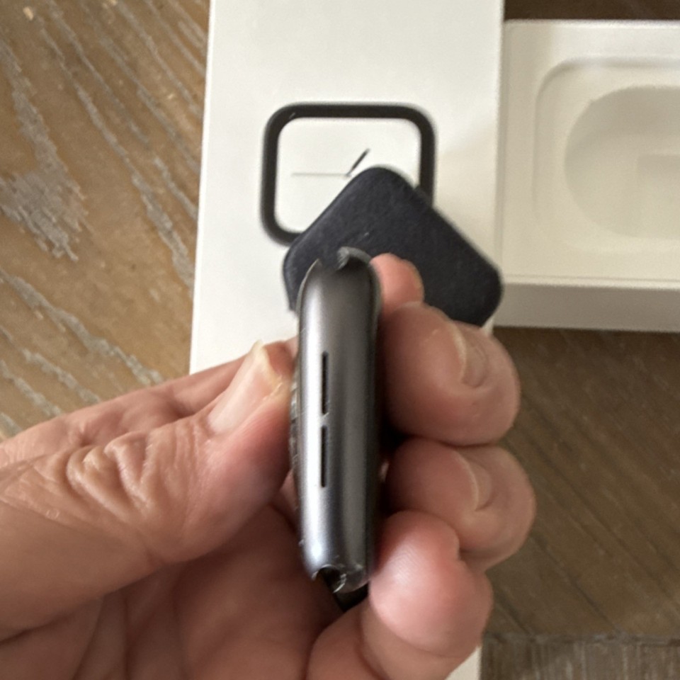 Apple Watch Series 4 44mm Ceramic Case Black Compatible with iOS ...
