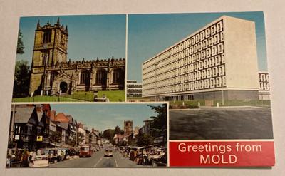 Unbenutzte Postkarte MOLD - Flintshire - Wales High Street Shire Hall Pfarrkirche