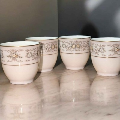 Noritake Ivory China Footed Cups   Set of 4   Floral Scroll Gold Trim   Japan