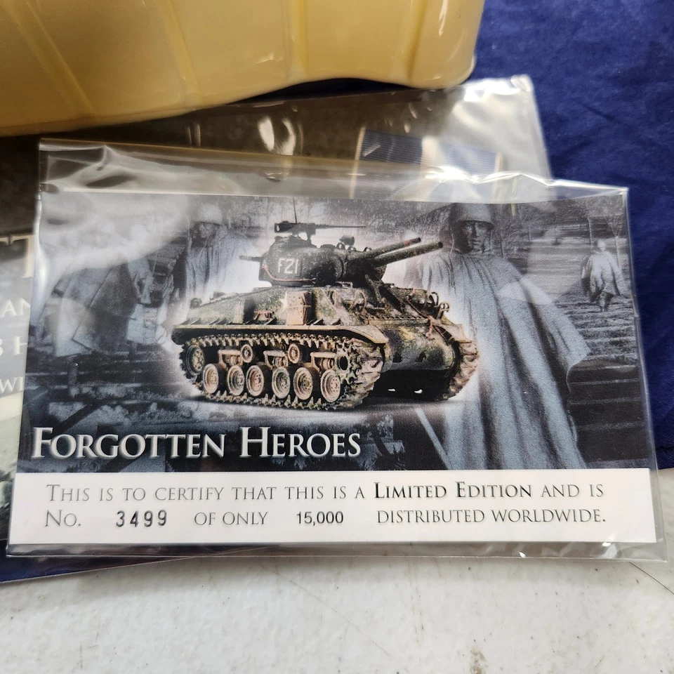 1:50 Sherman Flamethrower Tank HVSS POA-CWS-H5 M4A3E USMS Korean War Corgi NOS - Image 2 of 4