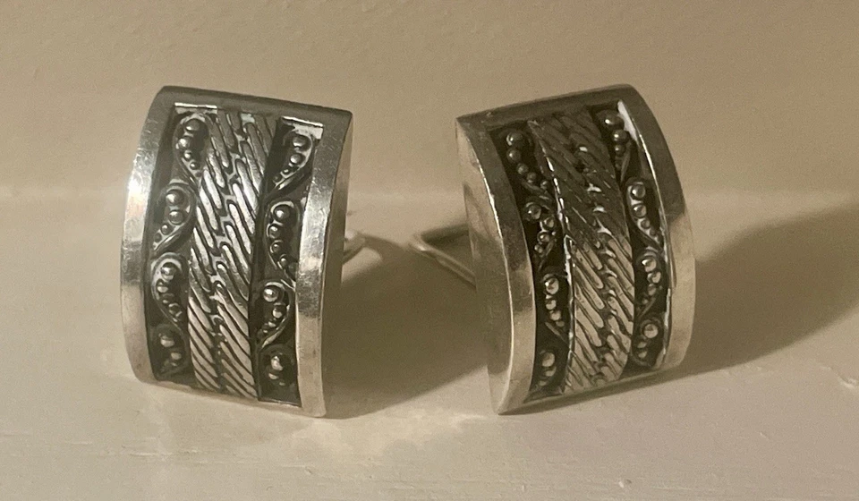 Lois Hill Sterling Silver Earrings Signed 925 Scroll Decor 7/8” L ~ Pierced - Image 4 of 4