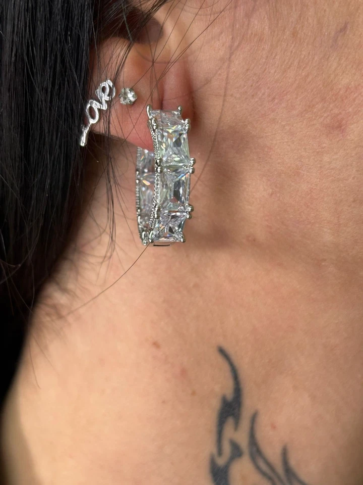 Orecchini in Ottone da donna Cerchi con grandi Zirconi Anallergici Nickel Free - Immagine 4 di 4