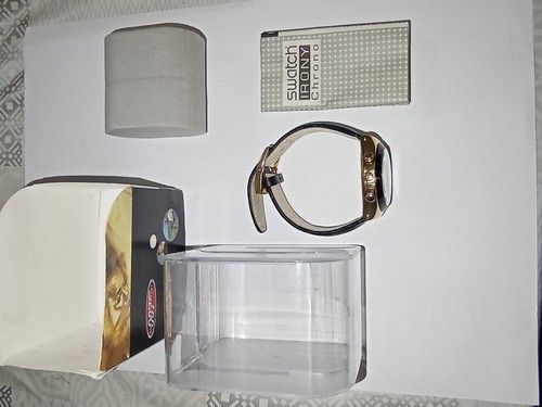 SWATCH IRONY CHRONO 2002 GOLDFINGER SPECIALE JAMES BOND 007 YCG401 NUOVO - Imagen 13 de 15