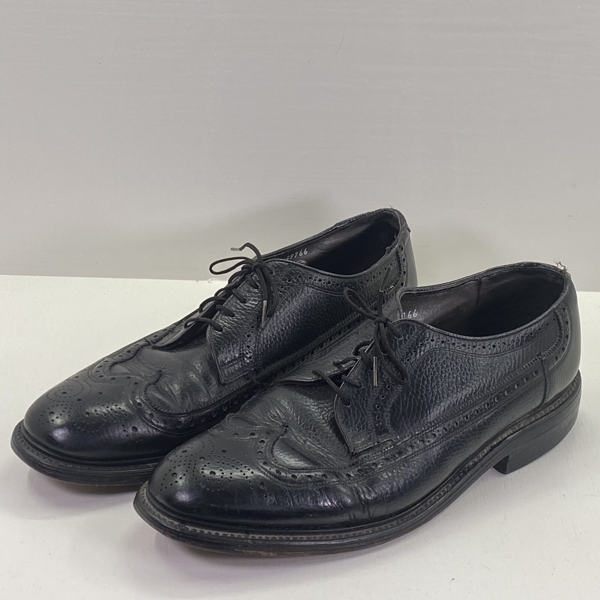 VINTAGE BLACK USA MADE REGAL WING TIP PEBBLE LEATHER 10.5 D 