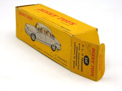 Dinky Atlas : PANHARD pl17 1/43 ref 547 TBE