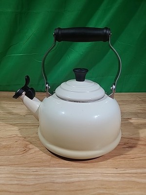 Le Creuset Whistling Tea Kettle White Enamel Steel 1.7 - Enamel/Steel