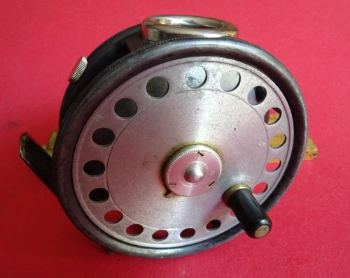 VINTAGE 3 SCREW LATCH EARLY POST WAR 3 3/8" HARDY ST GEORGE BRIGHT SPOOL REEL